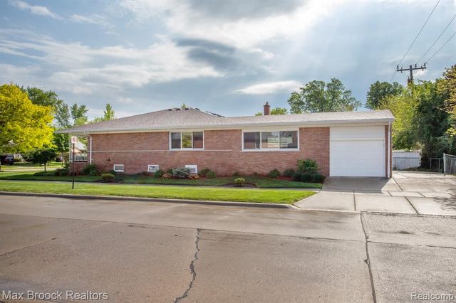 14271 Lincoln Street, Oak Park, MI 48237
