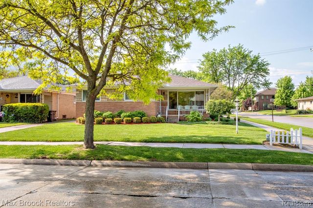 14271 Lincoln Street, Oak Park, MI 48237