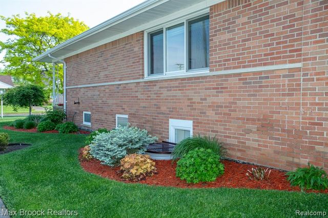 14271 Lincoln Street, Oak Park, MI 48237