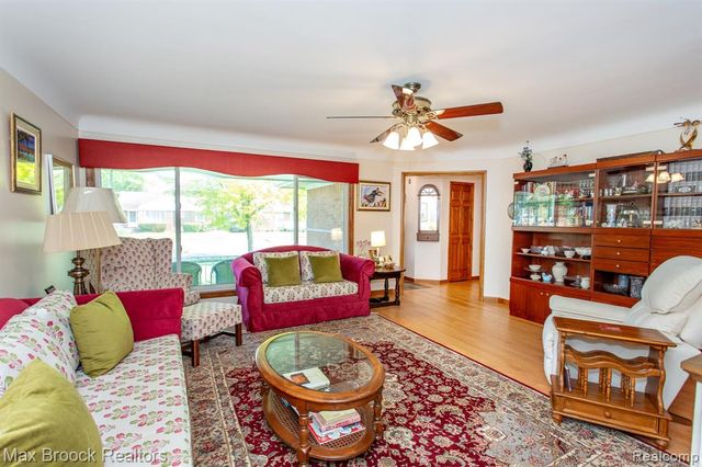 14271 Lincoln Street, Oak Park, MI 48237