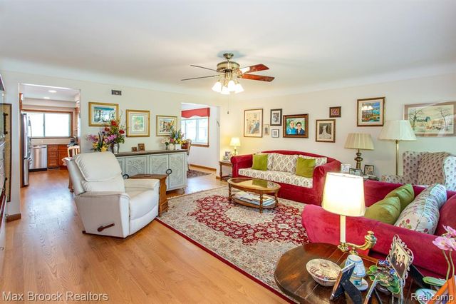 14271 Lincoln Street, Oak Park, MI 48237