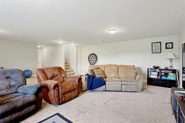 113 W Meadowsweet Ct, Andover, KS 67002