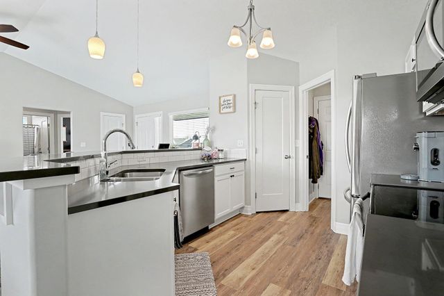 113 W Meadowsweet Ct, Andover, KS 67002