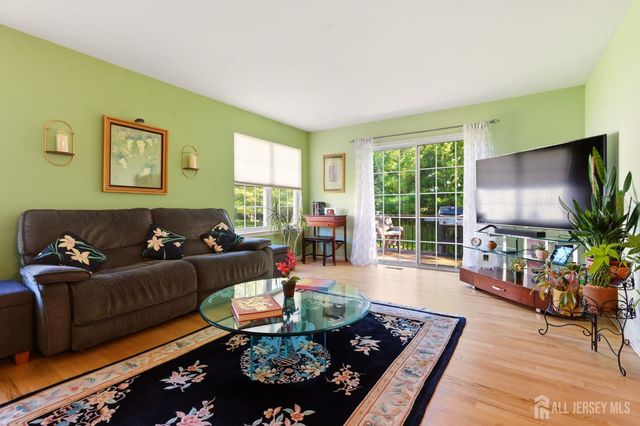 17 Hanna Lane, Old Bridge, NJ 08879