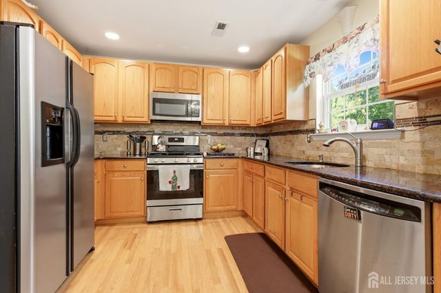 17 Hanna Lane, Old Bridge, NJ 08879