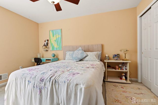 17 Hanna Lane, Old Bridge, NJ 08879