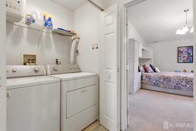 17 Hanna Lane, Old Bridge, NJ 08879
