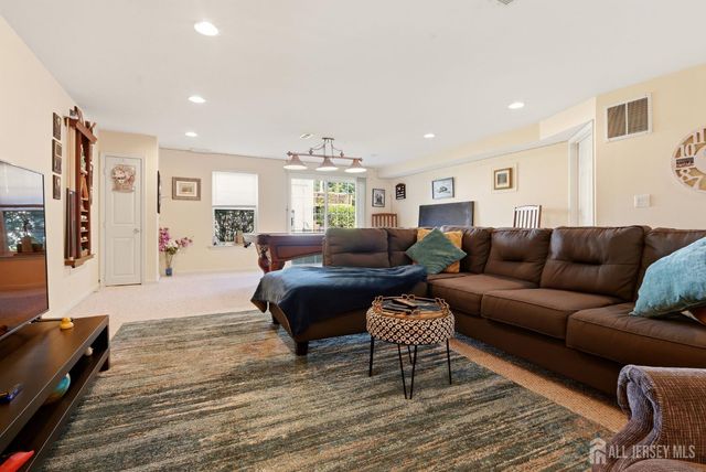 17 Hanna Lane, Old Bridge, NJ 08879