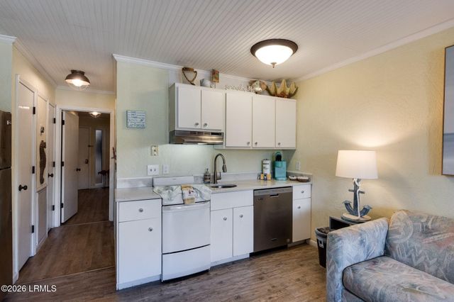 40 Folly Field Rd Apt A113, Hilton Head Island, SC 29928