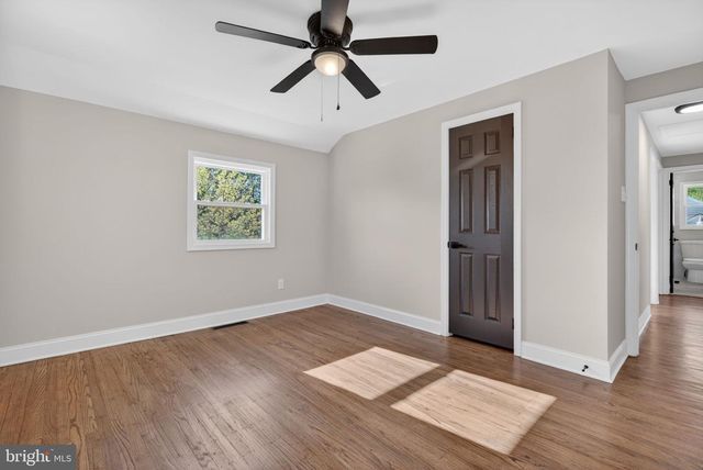 16 BRIARCLIFF RD, Marlton, NJ 08053