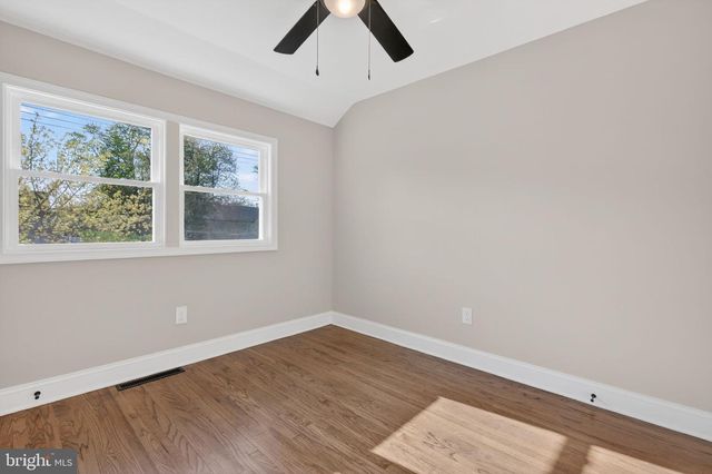 16 BRIARCLIFF RD, Marlton, NJ 08053