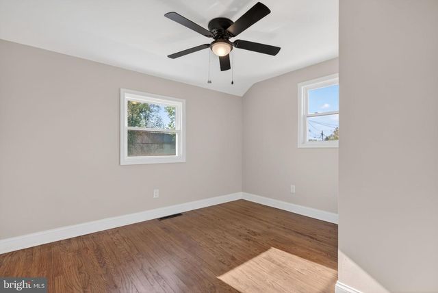 16 BRIARCLIFF RD, Marlton, NJ 08053