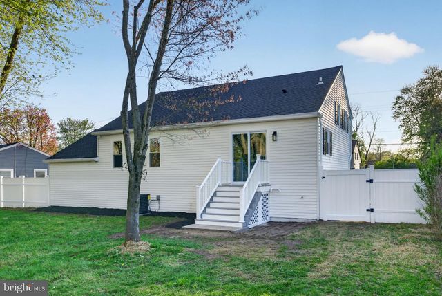 16 BRIARCLIFF RD, Marlton, NJ 08053