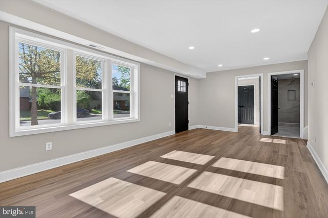 16 BRIARCLIFF RD, Marlton, NJ 08053