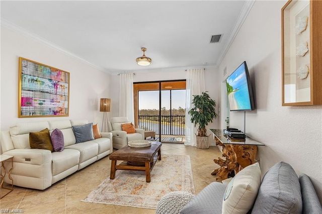 9731 Acqua CT # 543, Naples, FL 34113