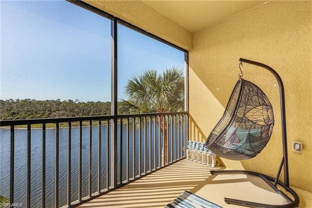 9731 Acqua CT # 543, Naples, FL 34113