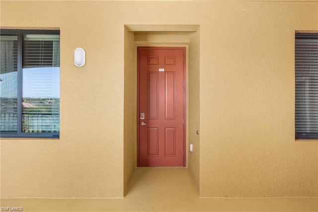 9731 Acqua CT # 543, Naples, FL 34113