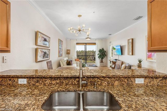 9731 Acqua CT # 543, Naples, FL 34113