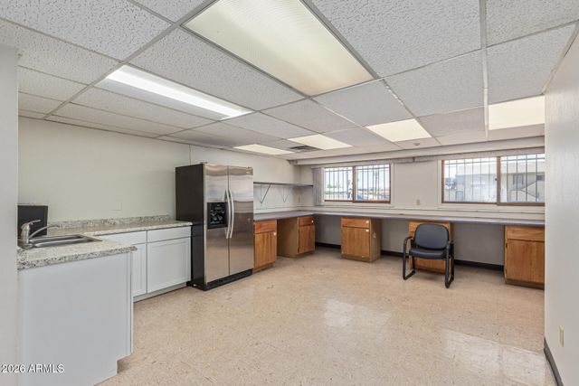 8545 N BLACK CANYON Highway, Phoenix, AZ 85021