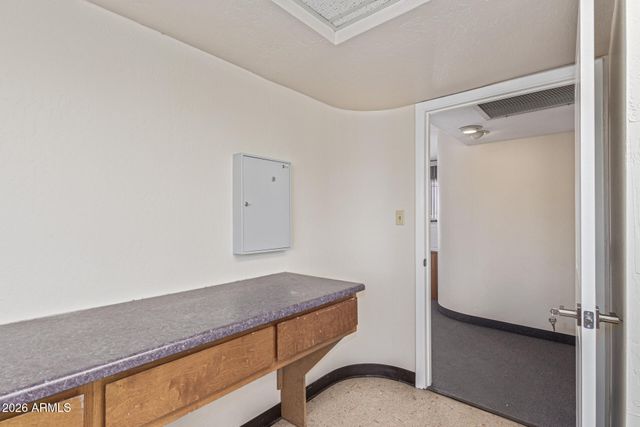 8545 N BLACK CANYON Highway, Phoenix, AZ 85021