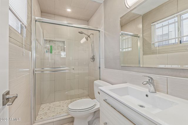 8545 N BLACK CANYON Highway, Phoenix, AZ 85021