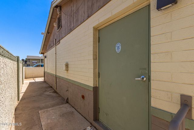 8545 N BLACK CANYON Highway, Phoenix, AZ 85021