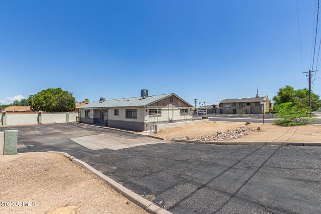 8545 N BLACK CANYON Highway, Phoenix, AZ 85021