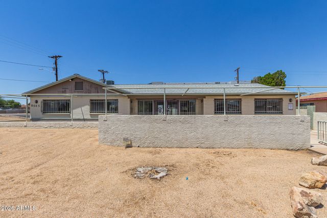 8545 N BLACK CANYON Highway, Phoenix, AZ 85021