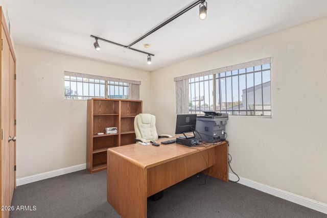 8545 N BLACK CANYON Highway, Phoenix, AZ 85021