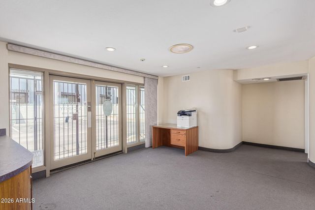 8545 N BLACK CANYON Highway, Phoenix, AZ 85021