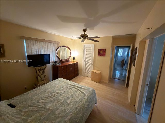 4635 NW 44th St, Tamarac, FL 33319