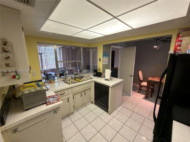 4635 NW 44th St, Tamarac, FL 33319