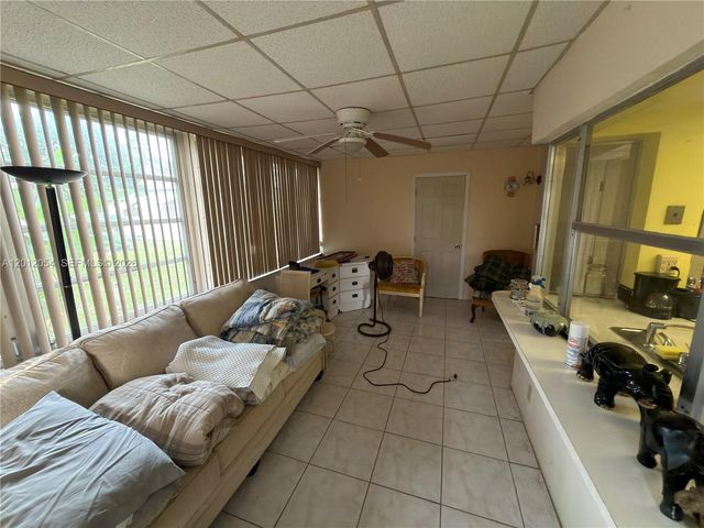 4635 NW 44th St, Tamarac, FL 33319