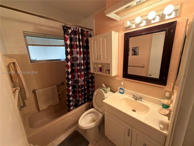 4635 NW 44th St, Tamarac, FL 33319