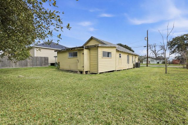 408 Edgar Street, La Marque, TX 77568