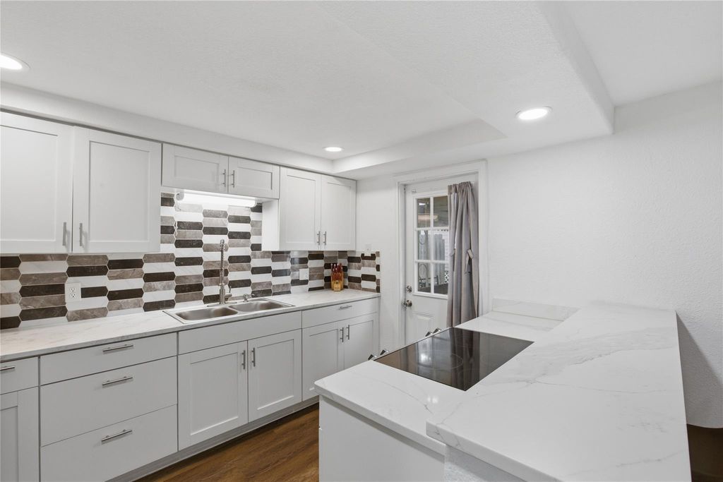 408 Edgar Street, La Marque, TX 77568