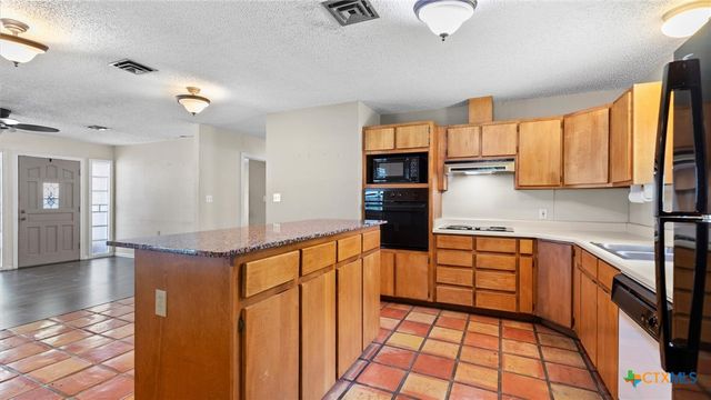 725 W Klingemann Street, New Braunfels, TX 78130