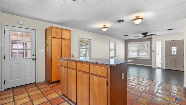 725 W Klingemann Street, New Braunfels, TX 78130