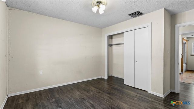 725 W Klingemann Street, New Braunfels, TX 78130