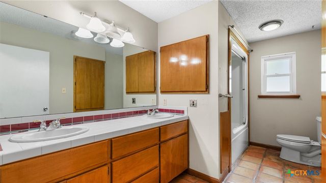 725 W Klingemann Street, New Braunfels, TX 78130