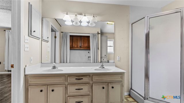 725 W Klingemann Street, New Braunfels, TX 78130