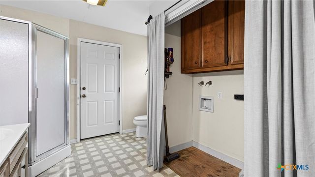 725 W Klingemann Street, New Braunfels, TX 78130