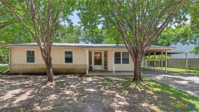 725 W Klingemann Street, New Braunfels, TX 78130