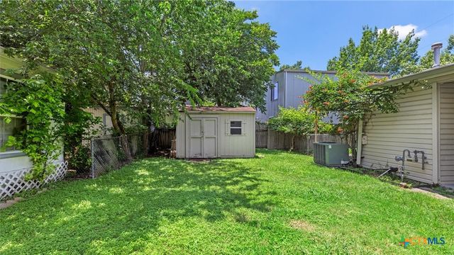 725 W Klingemann Street, New Braunfels, TX 78130
