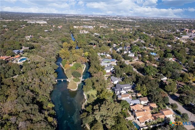725 W Klingemann Street, New Braunfels, TX 78130