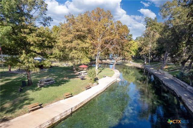 725 W Klingemann Street, New Braunfels, TX 78130