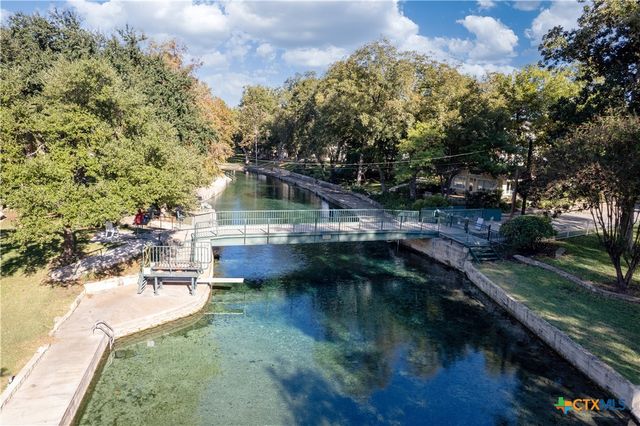 725 W Klingemann Street, New Braunfels, TX 78130