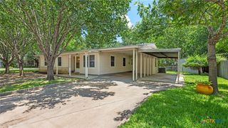 725 W Klingemann Street, New Braunfels, TX 78130