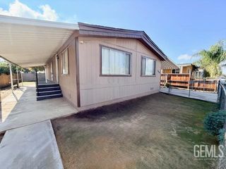 146 W 11th Place, Delano, CA 93215