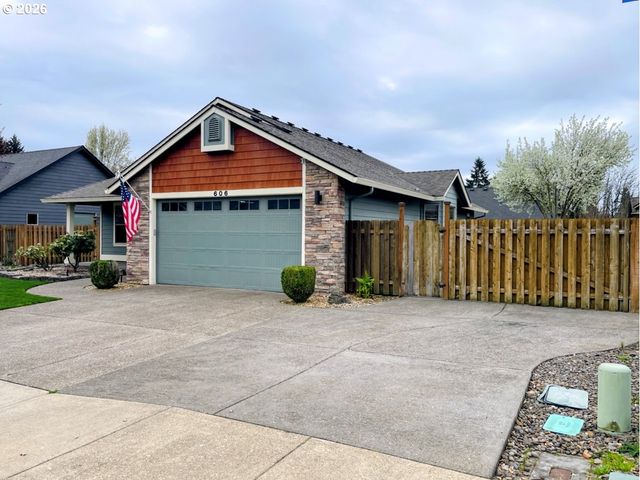 606 E JOHNSON St, Carlton, OR 97111